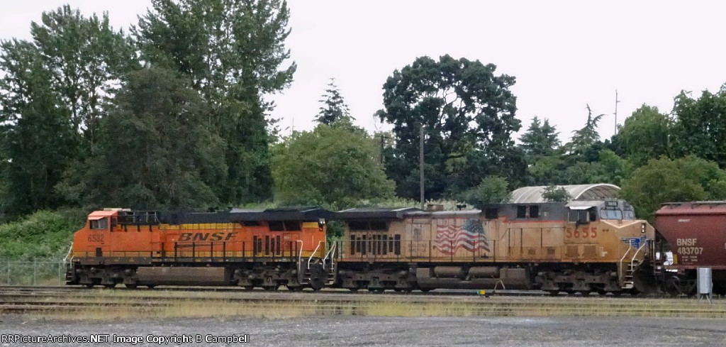 BNSF 6532-UP 5655